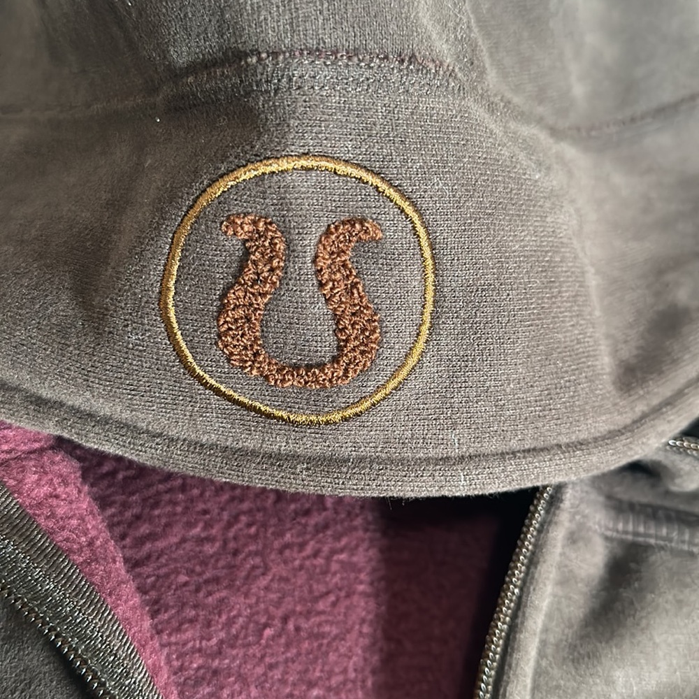 Lululemon New Scuba Hoodie Beautiful Chocolate Color Size 6 - Picture 8 of 14
